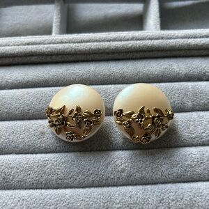 Vintage earrings - pearl and gold